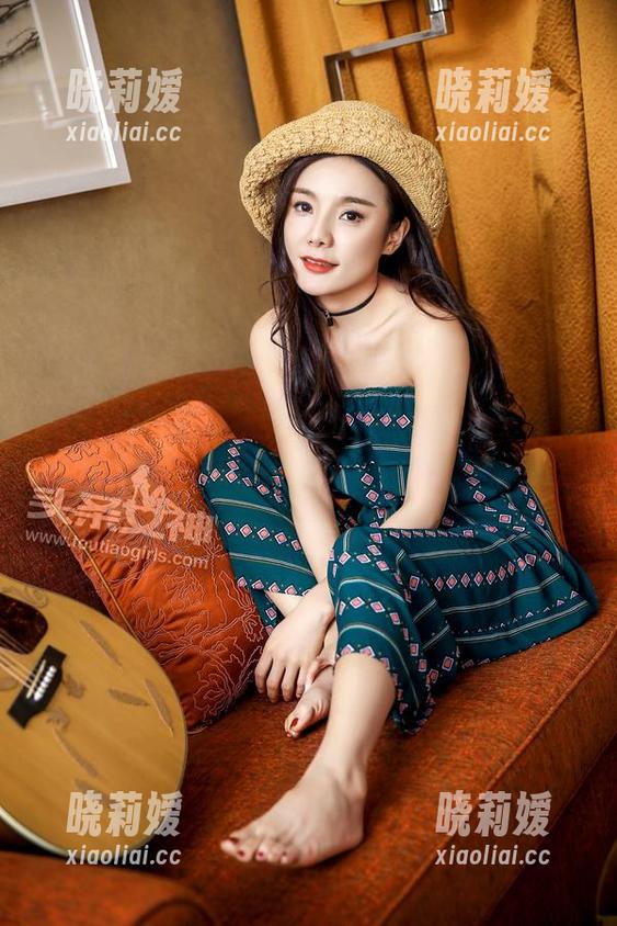 TouTiao头条女神-张蓝欣 TouTiao头条女神 - 下载一下张蓝欣的肉丝图包,谁知道呢,或许会被惊艳!