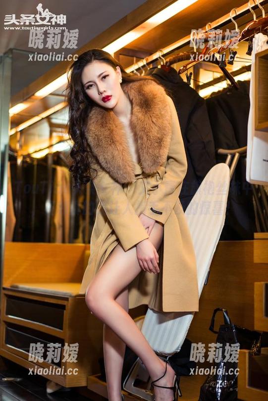 TouTiao头条女神-艾小青 TouTiao头条女神 - 艾小青在旗袍丝袜中,福利真的是让人措手不及的惊喜!