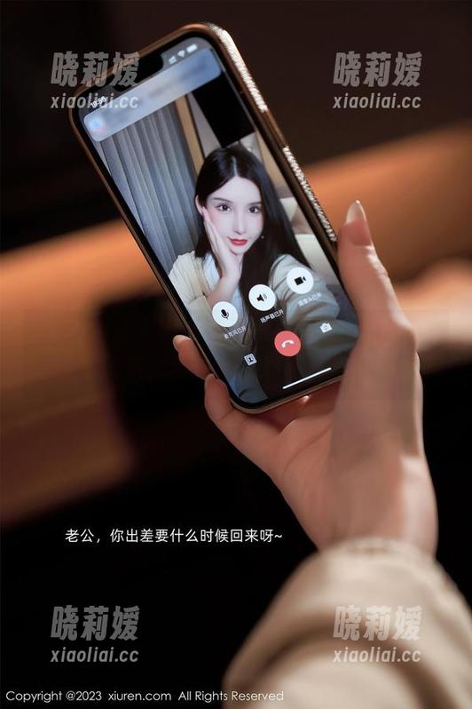 Xiuren秀人网 - 免费享受Jennifer小若的空姐风范，真是让人忍不住多看一眼。