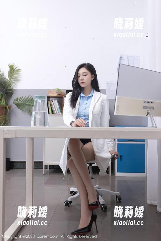 Xiuren秀人网-八宝icey Xiuren秀人网 - 牛仔裤神奇图包:八宝icey在其中来了个‘反转’