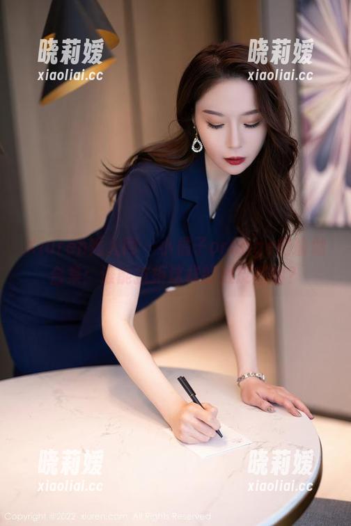 Xiuren秀人网-小橘子orange Xiuren秀人网 - 小橘子orange的瑜伽合集:谁能抗拒这样的肚皮扭曲?