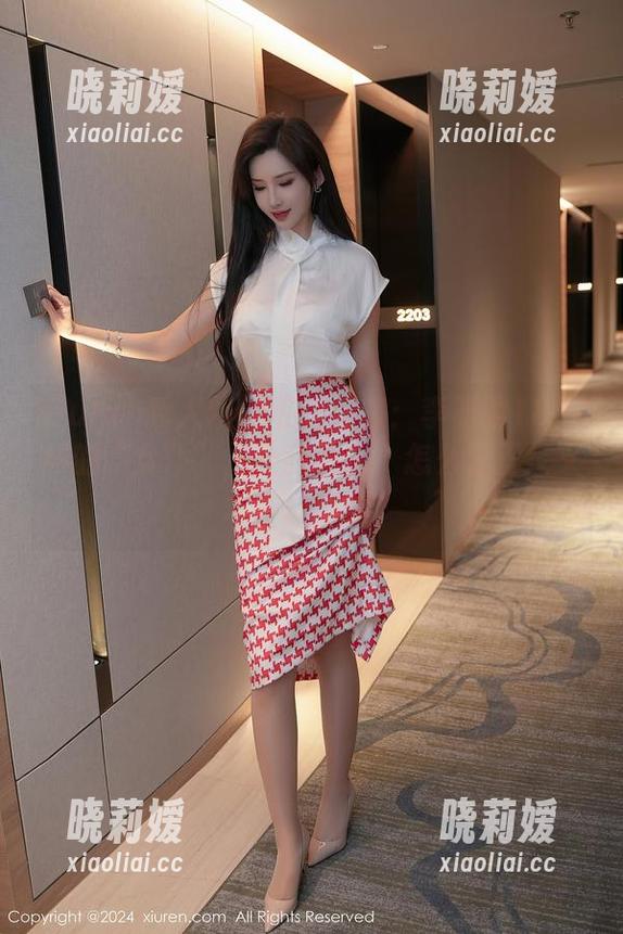 Xiuren秀人网 - 私拍图集：李雅柔182CM的“女仆”，让我想说，怎么又正经又不正经的呢？