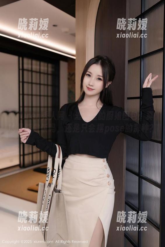 Xiuren秀人网-爱酱里 Xiuren秀人网 - 爱酱里的厨娘图包:真的是能做饭吗,还是只会摆pose的那种?