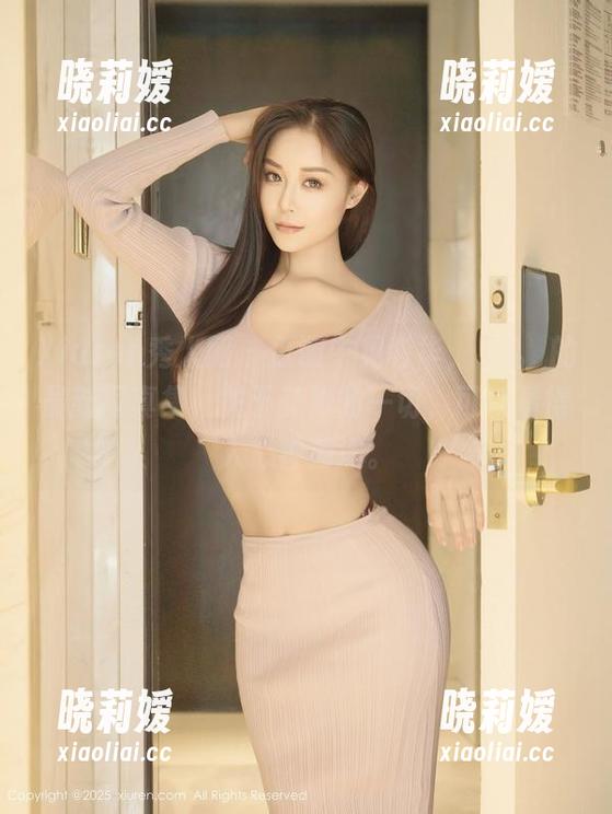 Xiuren秀人网-玥儿玥 Xiuren秀人网 - 低调中见奢华,玥儿玥的最新写真集,关于美脚的一切,可以看得人心神荡漾。