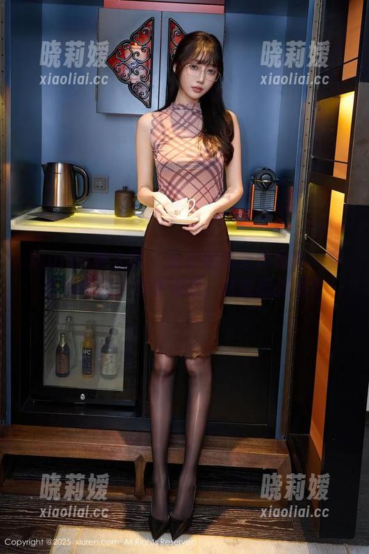Xiuren秀人网-陈小喵 Xiuren秀人网 - 陈小喵的运动写真:穿着运动鞋去追逐灵感,谁能想到呢?