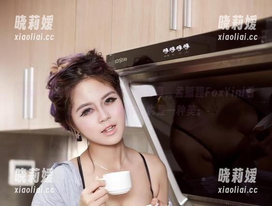 YouWu尤物馆-孟狐狸FoxYini YouWu尤物馆 - 免费的居家写真,孟狐狸FoxYini看起来懒洋洋的样子也是一种美。