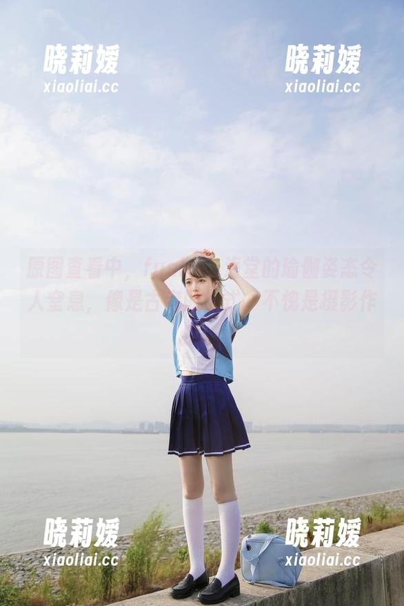 原图查看中，fushii_海堂的瑜伽姿态令人窒息，像是古老的仪式。不愧是摄影作品。