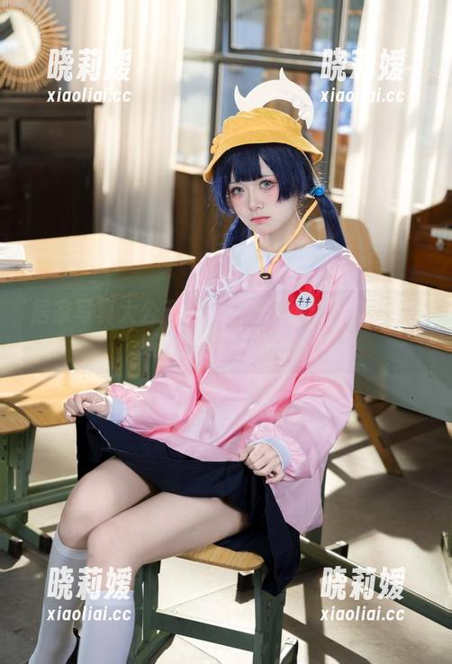 九柒喵 居家写真大公开!九柒喵分享的是我用毛绒拖鞋抓拍的创意