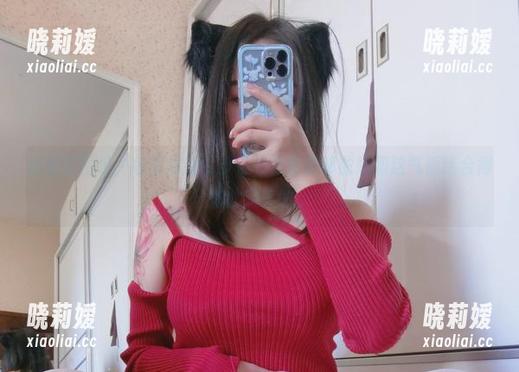 今汐 观看这图包,我想知道今汐是怎么把腿部曲线和这气质结合得如此完美的。
