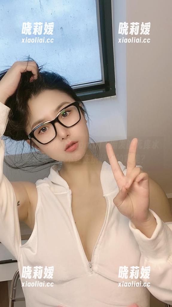微密圈 - 俏妞qiaoniuTT新发的死库水写真集，是不是在挑战我的审美？