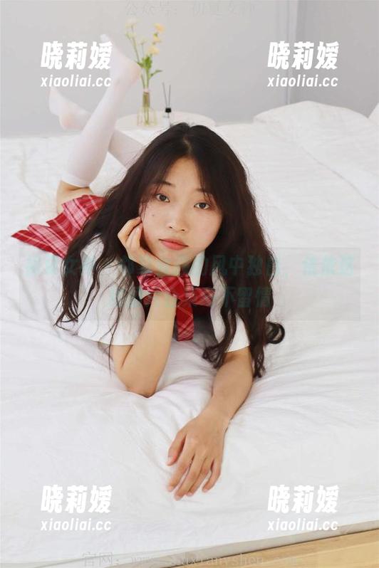 初夏女神-依依 初夏女神 - 邻家女孩的风中独白,依依这组图片合集毫不留情