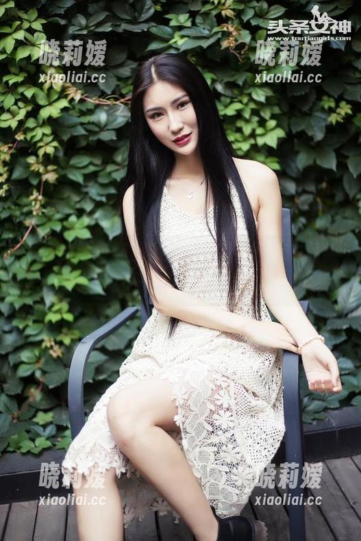 头条女神-文雪 头条女神 - 制服不是老土,文雪的作品集来点不一样的,下载去!