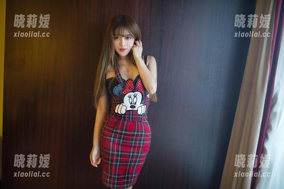 推女郎-王依萌 推女郎 - 一款图包,两个肉丝,王依萌真会玩!