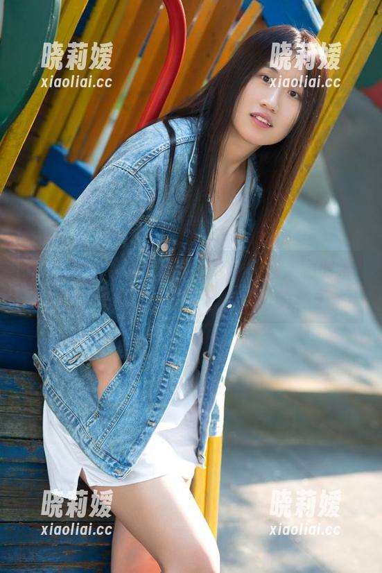 推女郎 - 陆瓷的校园HD写真集，随时准备把你的学生时代回忆拉回来的样子。