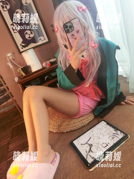 摇摇乐yoyo 蕾丝与摇摇乐yoyo,高清写真中到底隐匿着多少戏谑?