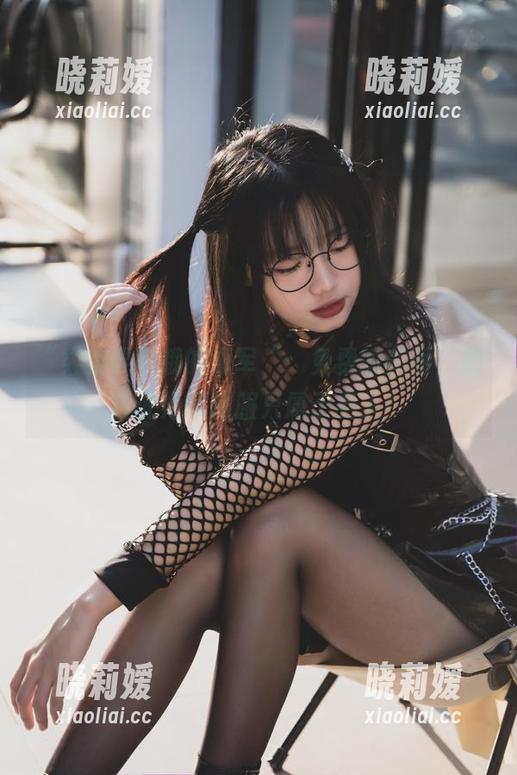 柒柒要乖哦 “柒柒要乖哦的海军“:免费的美图,别再说海军制服只属于男人!