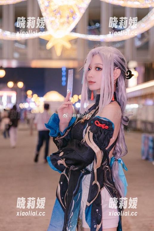 甜腻与清新的碰撞：桃墨公子窗边美图集