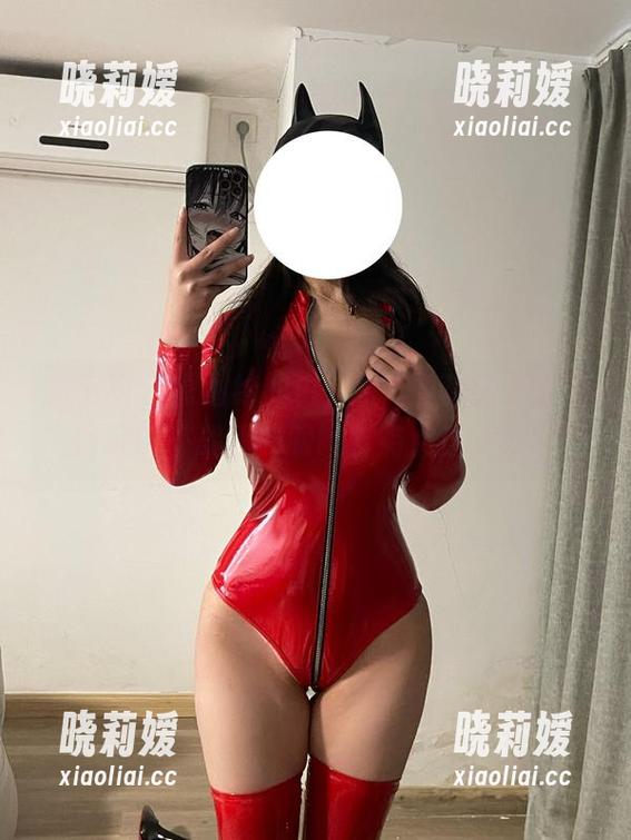 桃沢樱呀 微密圈 - 原图给的白,桃沢樱呀是不是觉得可以挑战我的眼睛?有点过了吧!