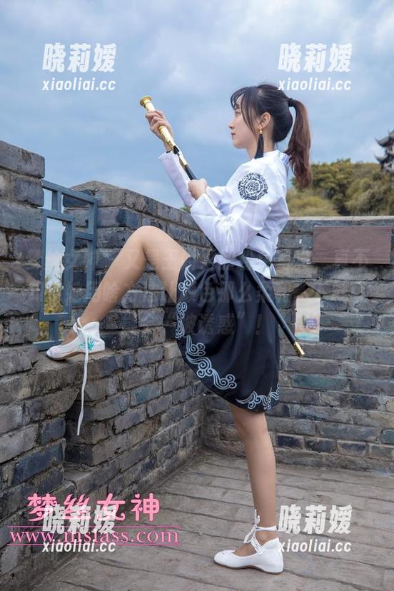 梦丝女神 - 又是王娇娇的粉色写真，真不知道她用啥方法让颜色那么柔和，下载可能会“被诱惑”！