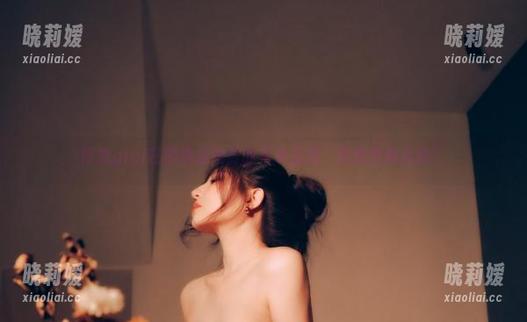 樱晚gigi在樱桃成熟时的写真福利：眼睛要够亮哟！