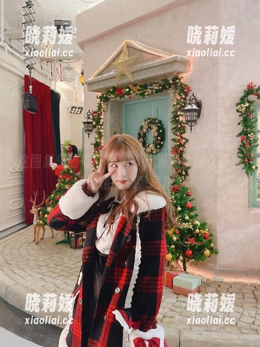 泥泥汝 这图集里的每一个细节,泥泥汝的女仆定制风格有点意思哦。