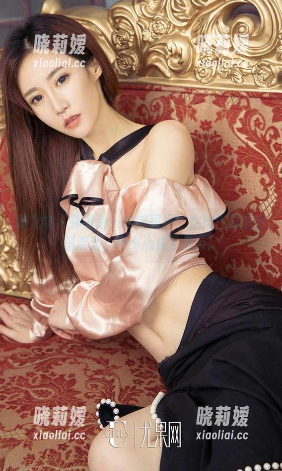 爱尤物 - 那是静一的美图吗？女神气息庙会里溜达，不小心成了焦点！