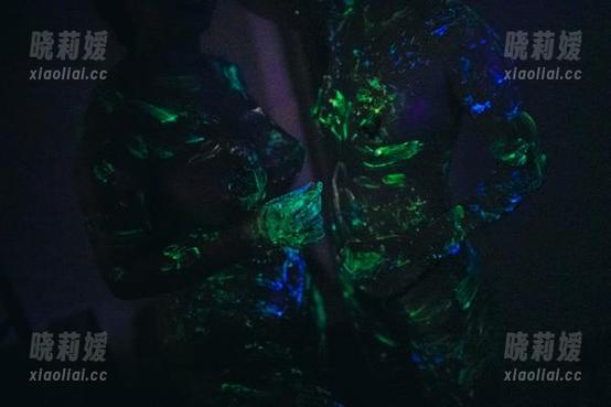 甜糖大魔王 原图大公开!甜糖大魔王双人圣诞麋鹿的默契,你能分辨出谁在带领谁吗?