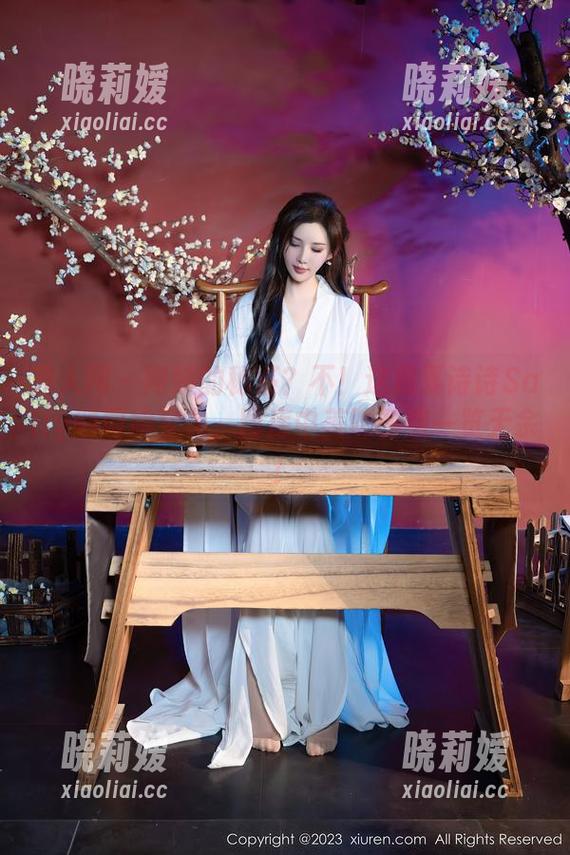 秀人网 - 阿姨的秘笈？不！这是夏诗诗Sally的厨娘宝典，图库中美味诱惑一览无余！