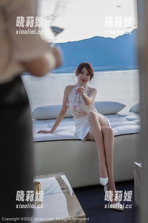 秀人网-薇薇酱 秀人网 - 薇薇酱职业装全套图集——这穿搭,别说上班,去派对也合适!