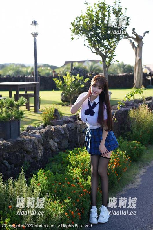 秀人网-陈梵妮Fanny 秀人网 - 关于陈梵妮Fanny和她的图集《少女》,好像哪儿都在呼唤着青春的气息。