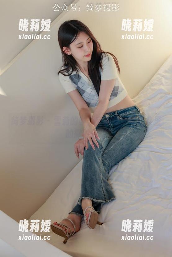 绮梦摄影-雪莉 绮梦摄影 - 雪莉的办公室大战:写真集里的微妙情愫