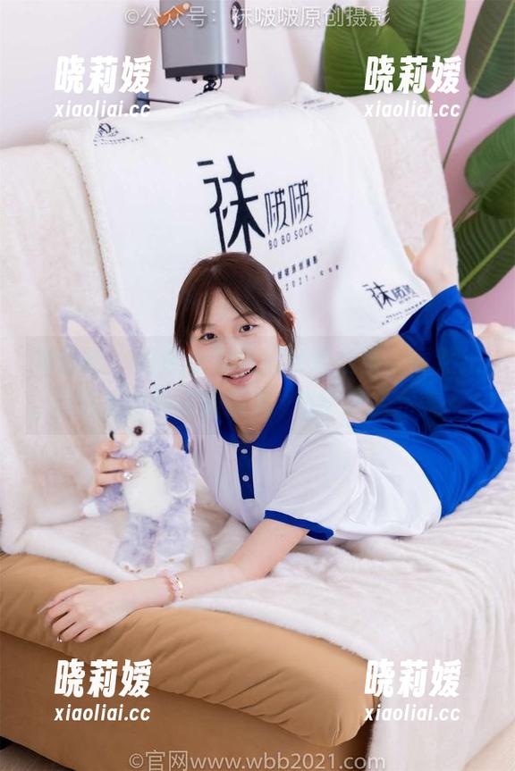袜啵啵-小甜豆 袜啵啵 - 好奇小甜豆的套装线条,竟然把图包里的每张美图都捯饬得这么完美。