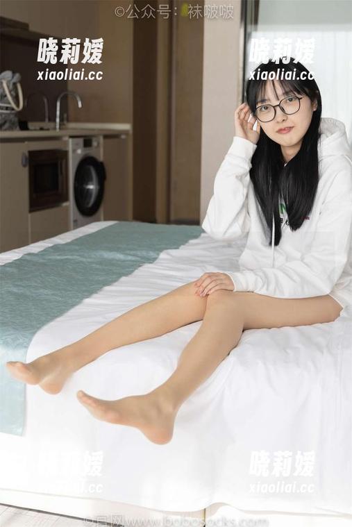 袜啵啵-甜甜圈 袜啵啵 - 甜甜圈的秘密花园:裸足脚对脚的奇妙套图