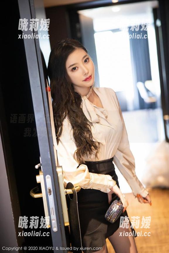 语画界-王馨瑶yanni 语画界 - 在王馨瑶yanni的美足照片里,我发现了更多无法说出口的滋味。