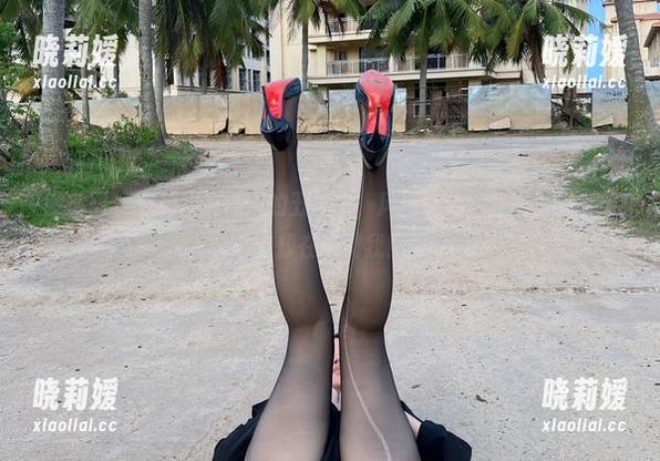 迷人的五姨太 微密圈 - 穿和服的迷人的五姨太,风格满分,套图里的小细节却在吸引我!