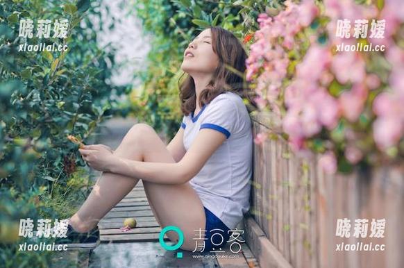 青豆客-王婉悠 青豆客 - 王婉悠的“日常”全套写真:随意之中透着点小心机
