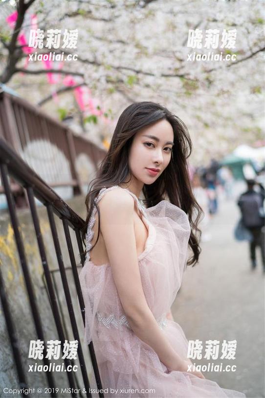 魅妍社 - 写真集横空出世：杨晨晨sugar夏天的打扮有点好玩儿！