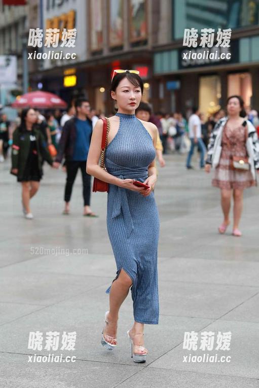 魔镜街拍-婷婷 魔镜街拍 - 婷婷黑丝控:这就是OL的绝美工作图库!分享成就感满满的午后